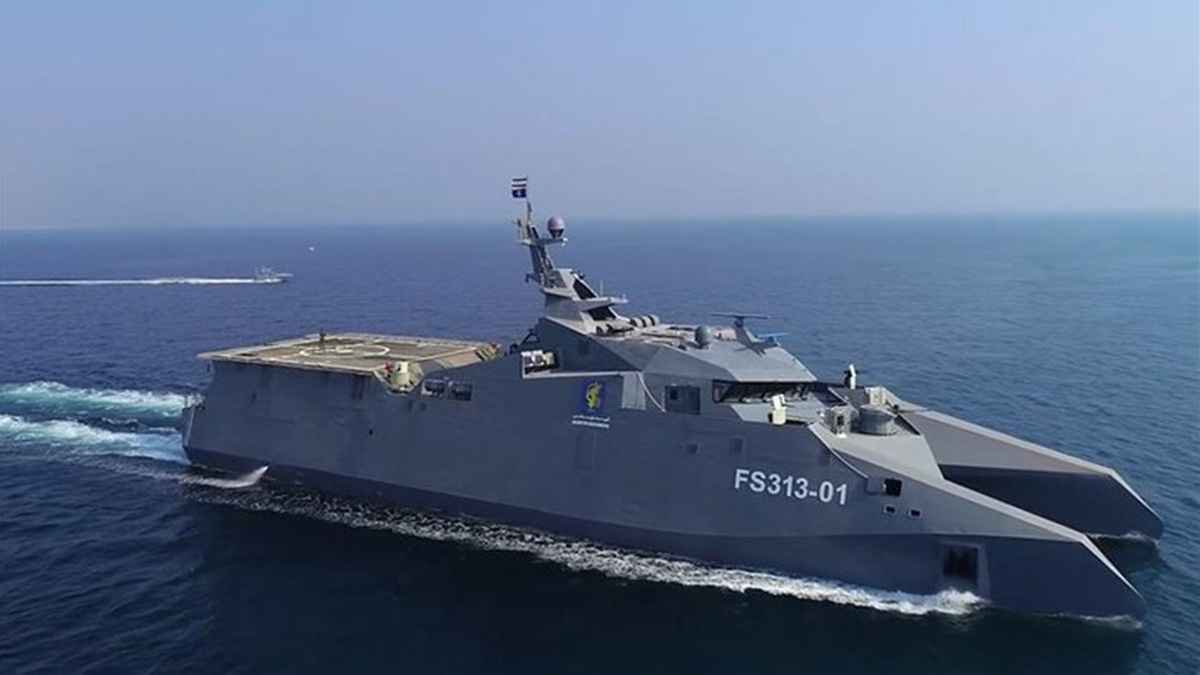 উচ্চগতির ক্ষেপণাস্ত্র উৎক্ষেপণের জাহাজ উন্মোচন ইরানের