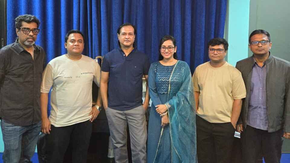 যুক্তরাষ্ট্র সফরে প্রস্তুত আসিফ আকবর-আতিয়া আনিসা