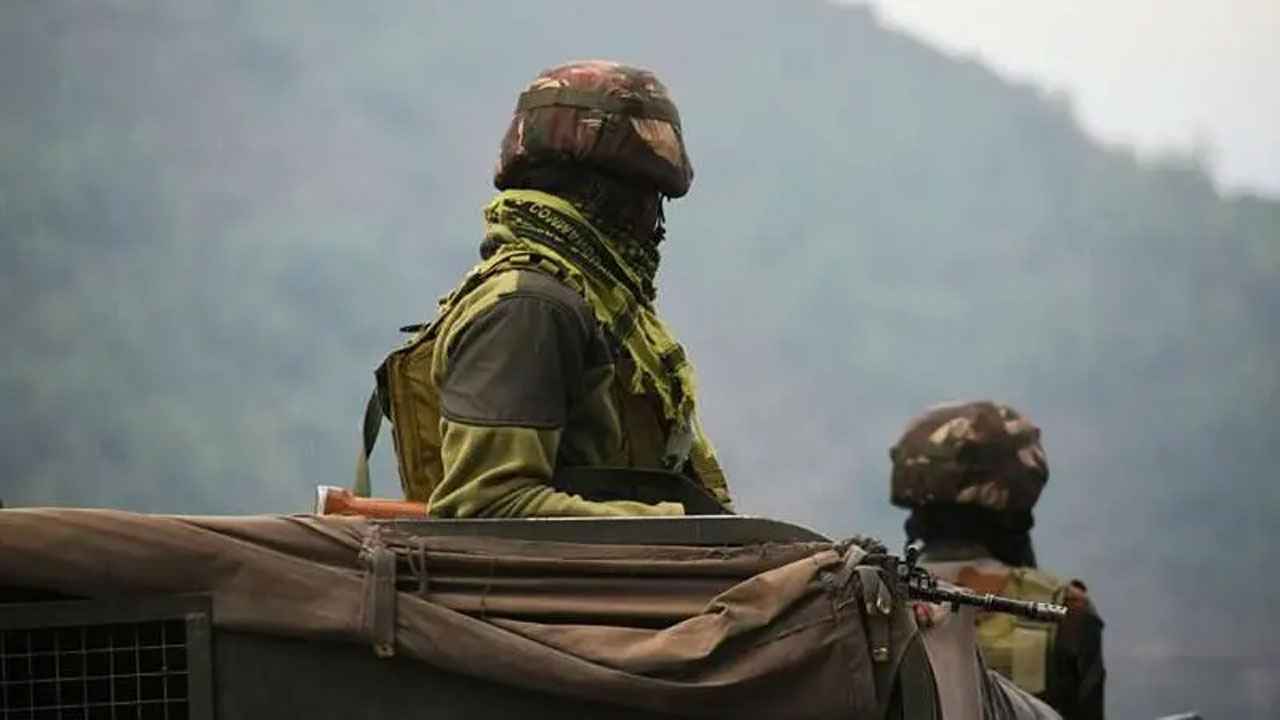 ৩ সামরিক স্থাপনায় পাক হামলার দাবি ভারতের, ইসলামাবাদের অস্বীকার