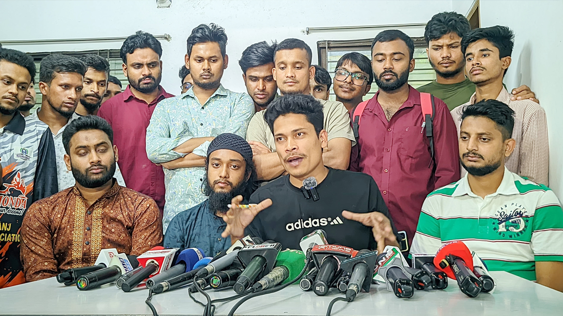 দুর্নীতির অভিযোগ অস্বীকার করে বৈষম্যবিরোধী শিক্ষার্থীদের সংবাদ সম্মেলন