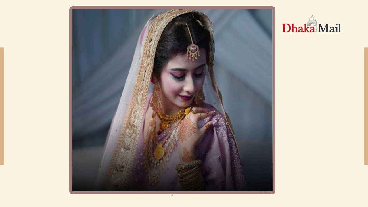 অটোরিকশার চাকায় ওড়না পেঁচিয়ে প্রাণ গেল তরুণীর