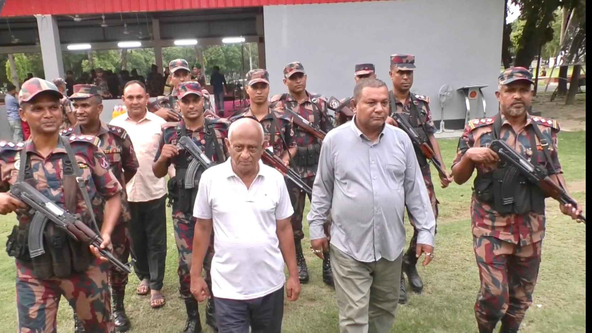 রাজশাহীতে সেনাপ্রধানের নাম ভাঙিয়ে প্রতারণা, গ্রেফতার ২