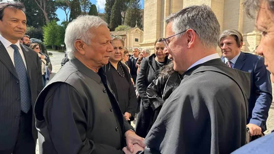 ড. ইউনূসের কালো কুর্তার রহস্য উন্মোচন করলেন প্রেস সচিব