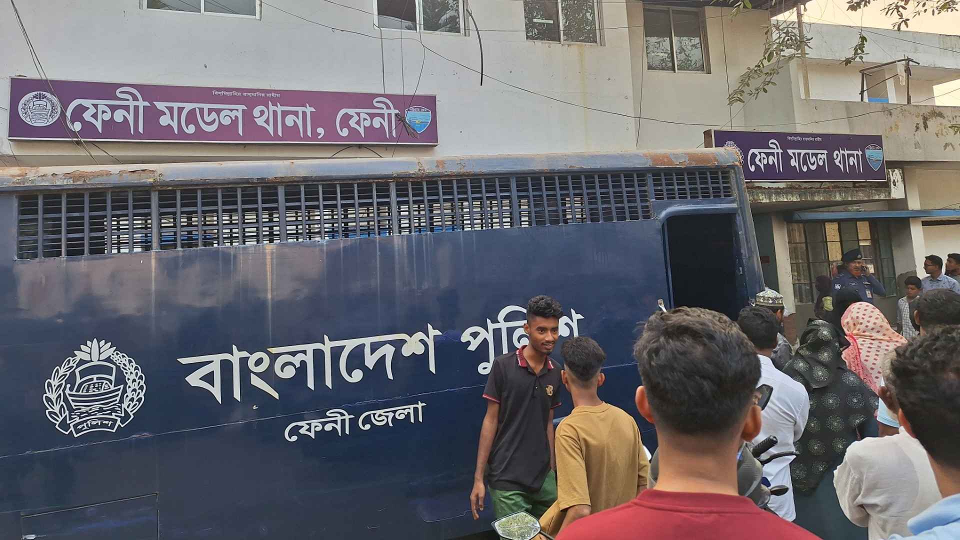 ফেনীতে আ.লীগ ও অঙ্গসংগঠনের আরও ১৬ নেতাকর্মী গ্রেফতার