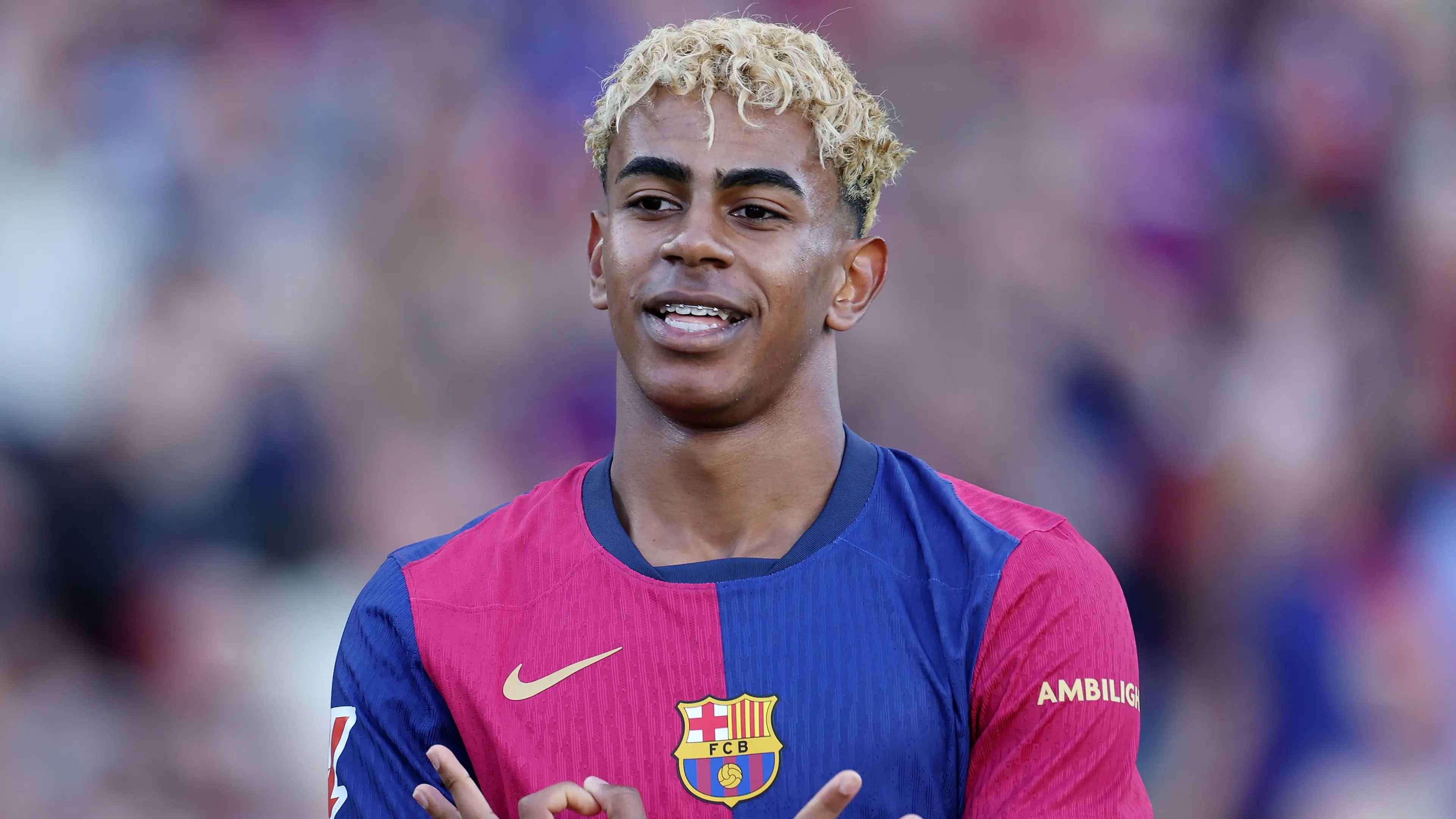 যে কারণে ইয়ামালের সঙ্গে চুক্তি সইয়ের ছবি প্রকাশ করেনি বার্সেলোনা