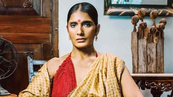 মূত্র যেন ‘অমৃত’, আমি নিজেও মূত্রপান করেছি বললেন অভিনেত্রী