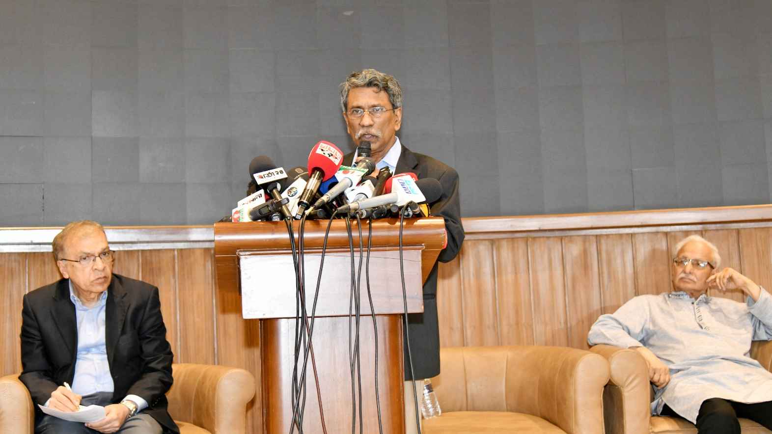 নির্বাচন ব্যবস্থা সংস্কারে নীতিগত ‘সমঝোতা’, কিছু বিষয়ে মতপার্থক্য