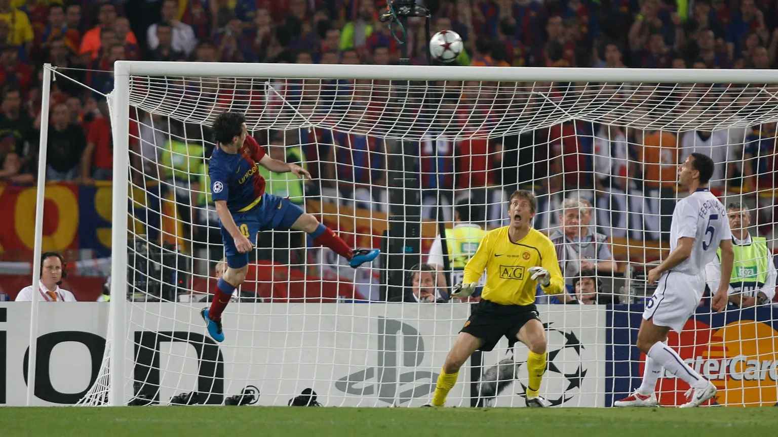 ১৬ বছর আগে করা সেই গোলই মেসির সবচেয়ে প্রিয়