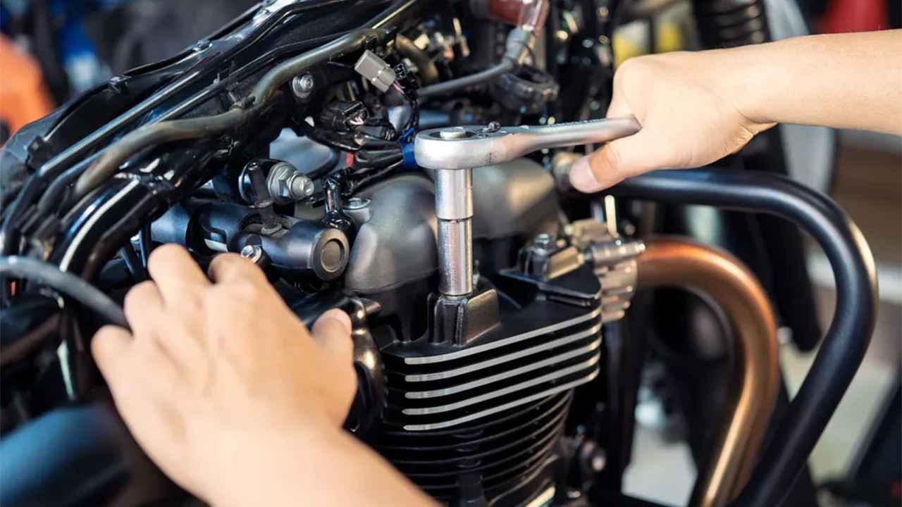 মোটরসাইকেল কতদিন পরপর সার্ভিস করানো উচিত?