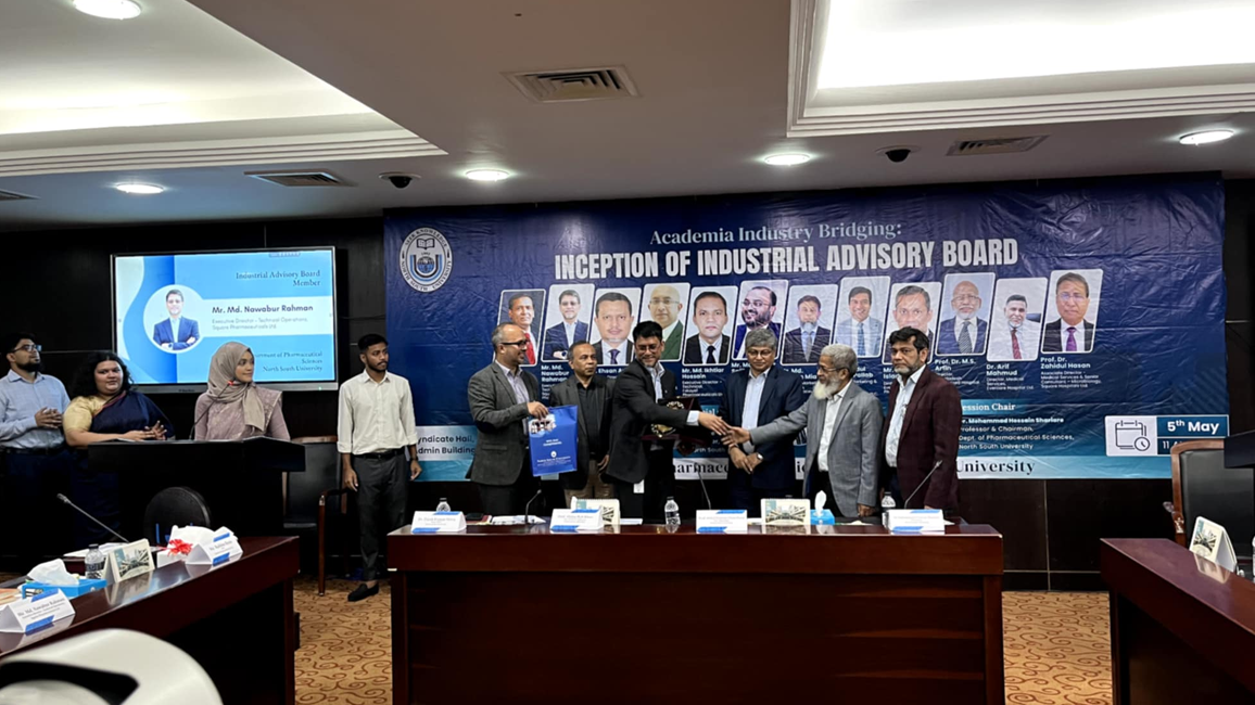 ফার্মেসিতে সম্ভাবনা থাকলেও অভাব দক্ষ জনবলের