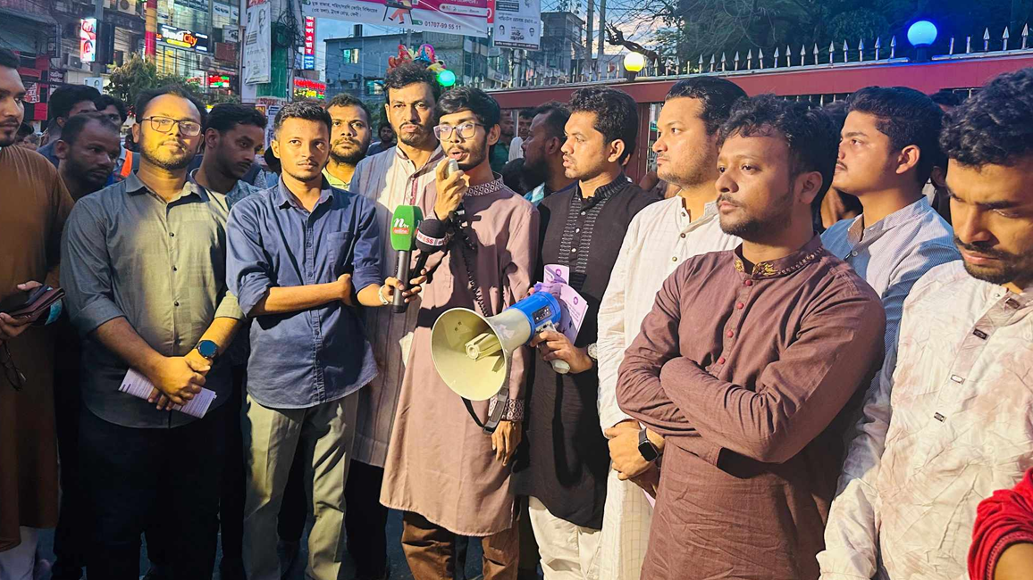 ফেনীতে এনসিপি’র জনসংযোগ ও লিফলেট বিতরণ