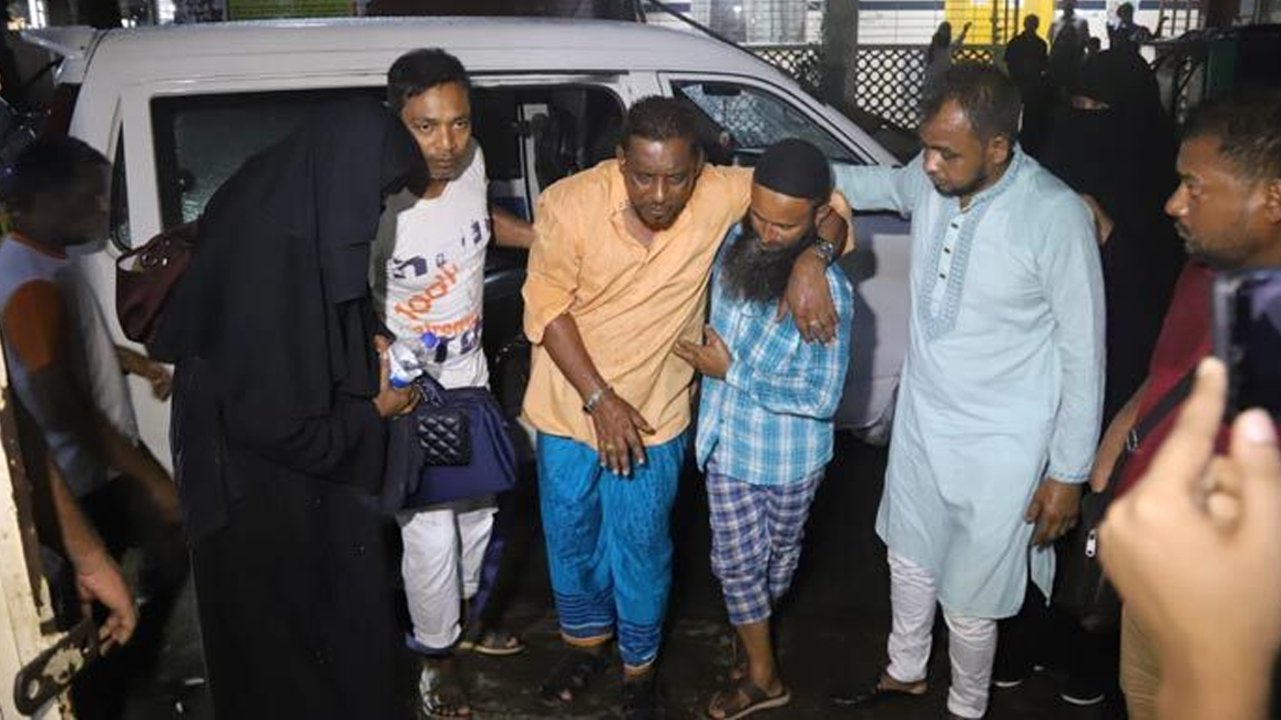 না.গঞ্জে বিএনপি নেতার হাত পা ভেঙে দিল ছাত্রদল নেতা