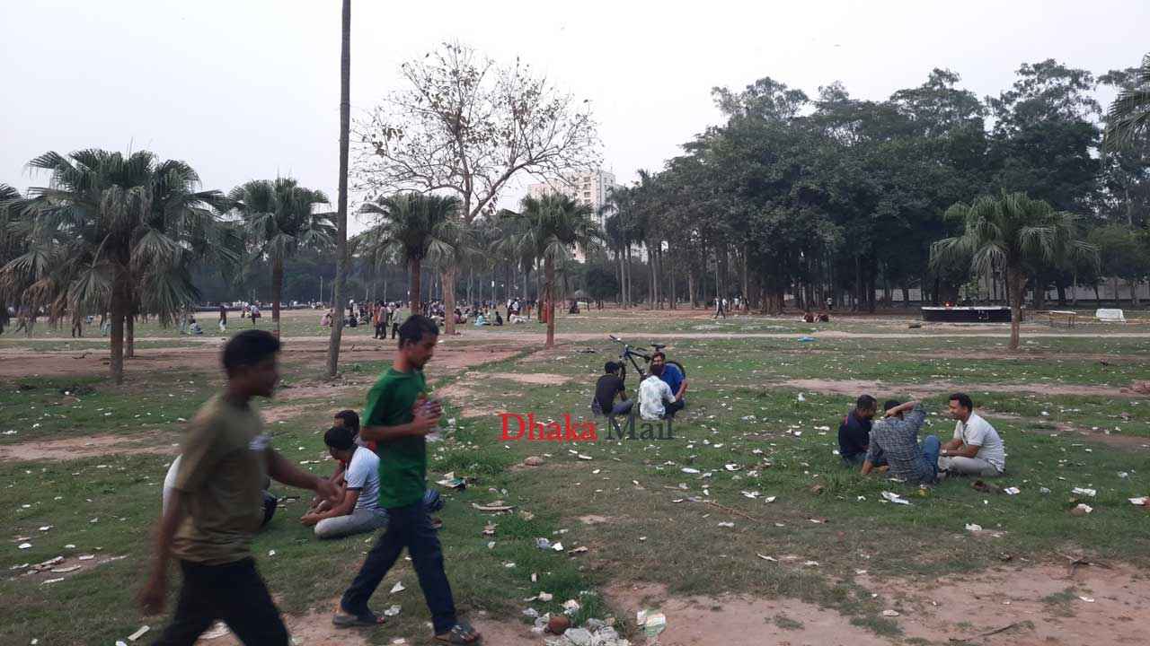 সোহরাওয়ার্দী উদ্যানে উচ্ছেদেও বন্ধ হয়নি মাদকের আসর!