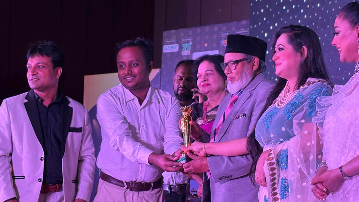 সাংবাদিকতায় গ্লোবাল এক্সিলেন্স লিডারশিপ পুরস্কার পেলেন ৩ সাংবাদিক