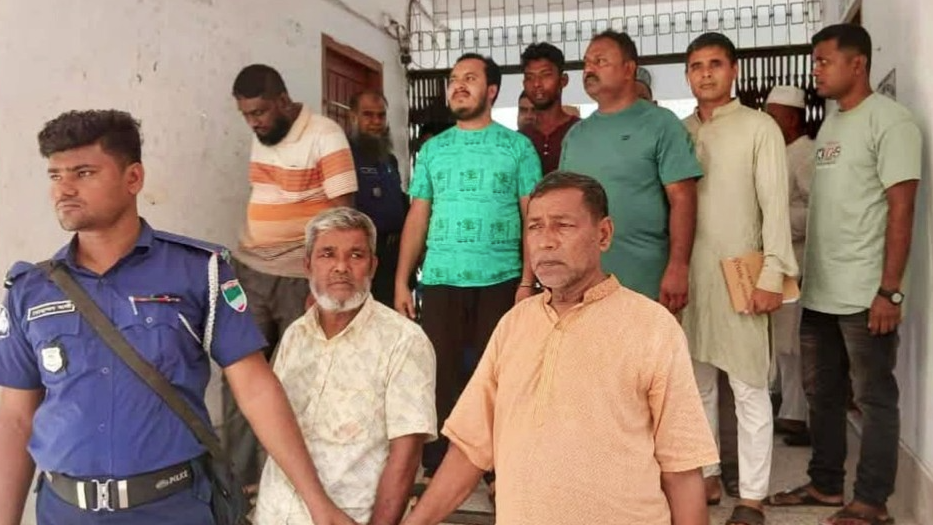 নড়াইলে দুই ইউপি চেয়ারম্যানসহ ৪ জন গ্রেফতার