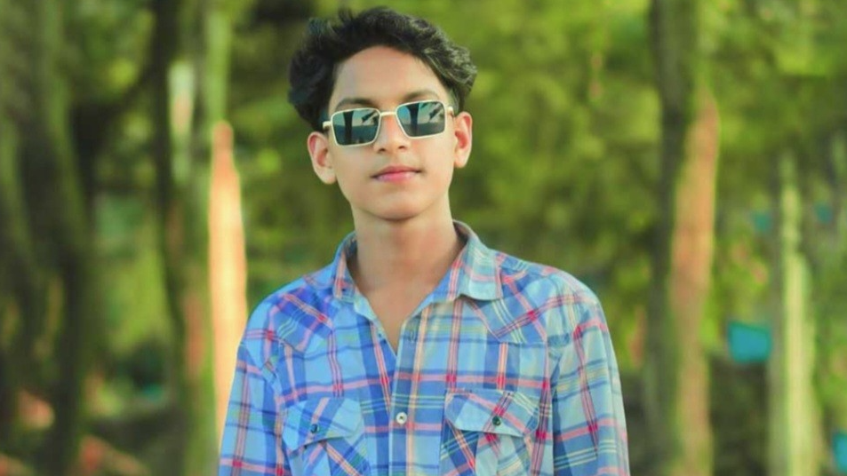 গাজীপুরে স্কুলছাত্রকে ছুরিকাঘাতে হত্যা