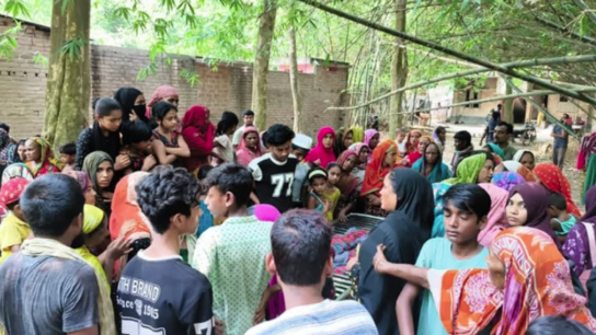 নানার বাড়িতে হালখাতার দাওয়াত খাওয়া হলো না শিশু তাসমিনের