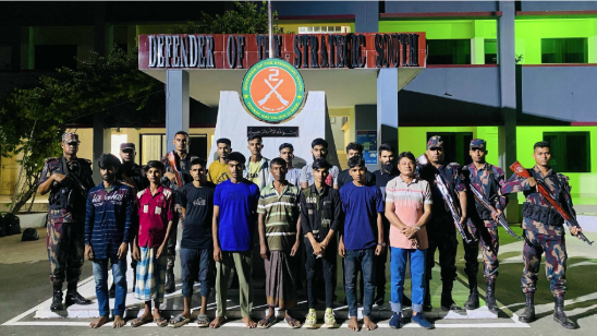 টেকনাফে পাচারকারী চক্রের কবল থেকে ১৪ জন উদ্ধার 