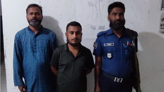 সাবেক ভাইস চেয়ারম্যান বাবুর ভাইসহ সেচ্ছাসেবক লীগ নেতা গ্রেফতার