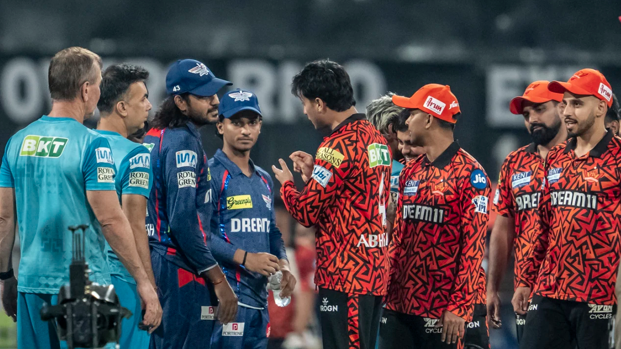 অভিষেককে মাঠ ছাড়তে বলে নিজেই নিষিদ্ধ হলেন লক্ষ্ণৌয়ের বোলার