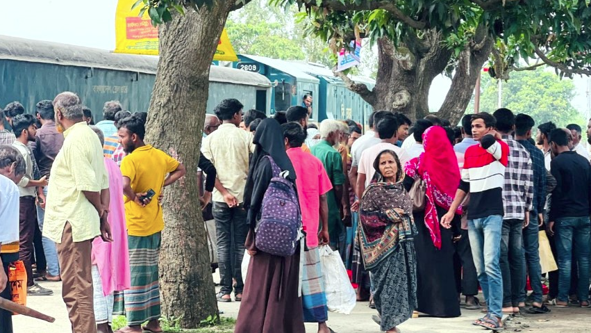 ট্রেনের নিচে ঝাপ দিয়ে যুবকের আত্মহত্যা
