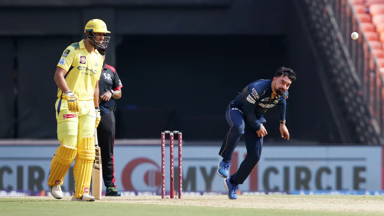 আইপিএলে লজ্জার রেকর্ড রশিদ খানের