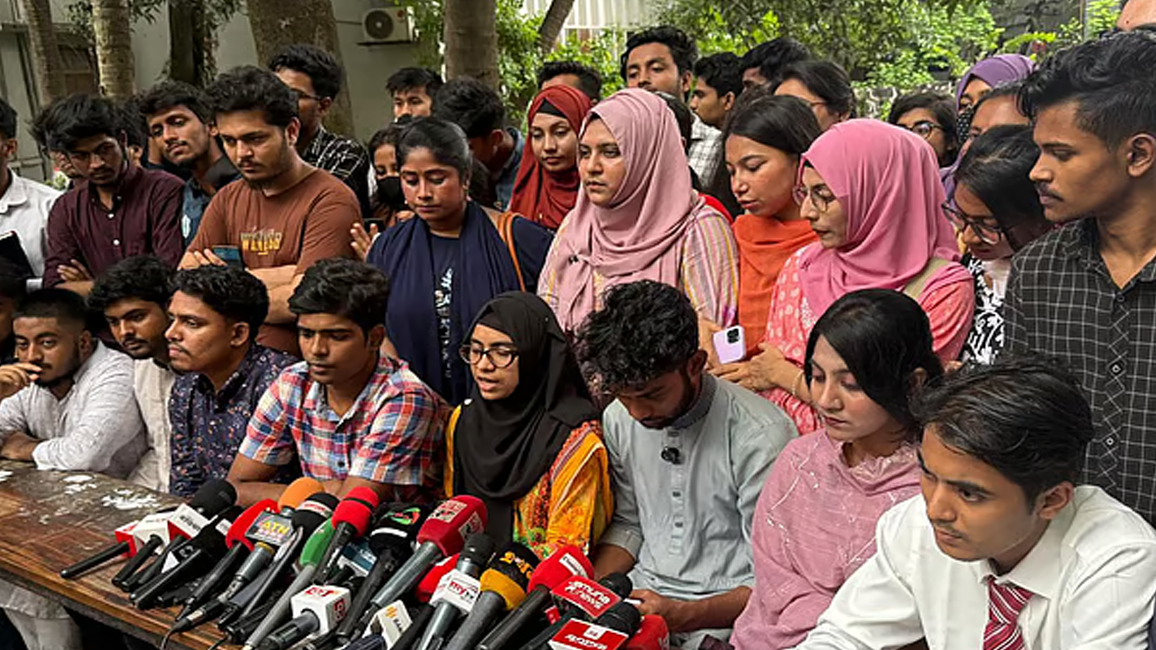 ৫ দফা না মানলে আন্দোলনের হুঁশিয়ারি ৭ কলেজের শিক্ষার্থীদের