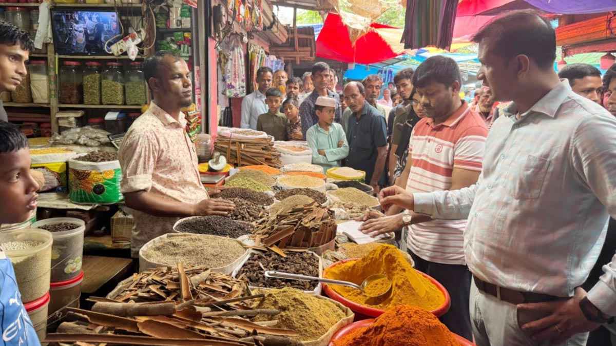 ঠাকুরগাঁওয়ে কোরবানি ঈদকে ঘিরে বাজার মনিটরিং,৩ ব্যবসায়ীকে জরিমানা