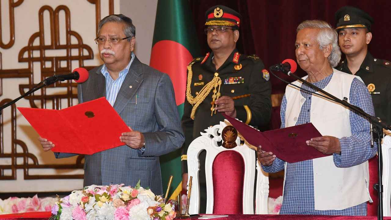 আলোচনায় অন্তর্বর্তী সরকার পুনর্গঠন, উঠছে আইনি প্রশ্ন