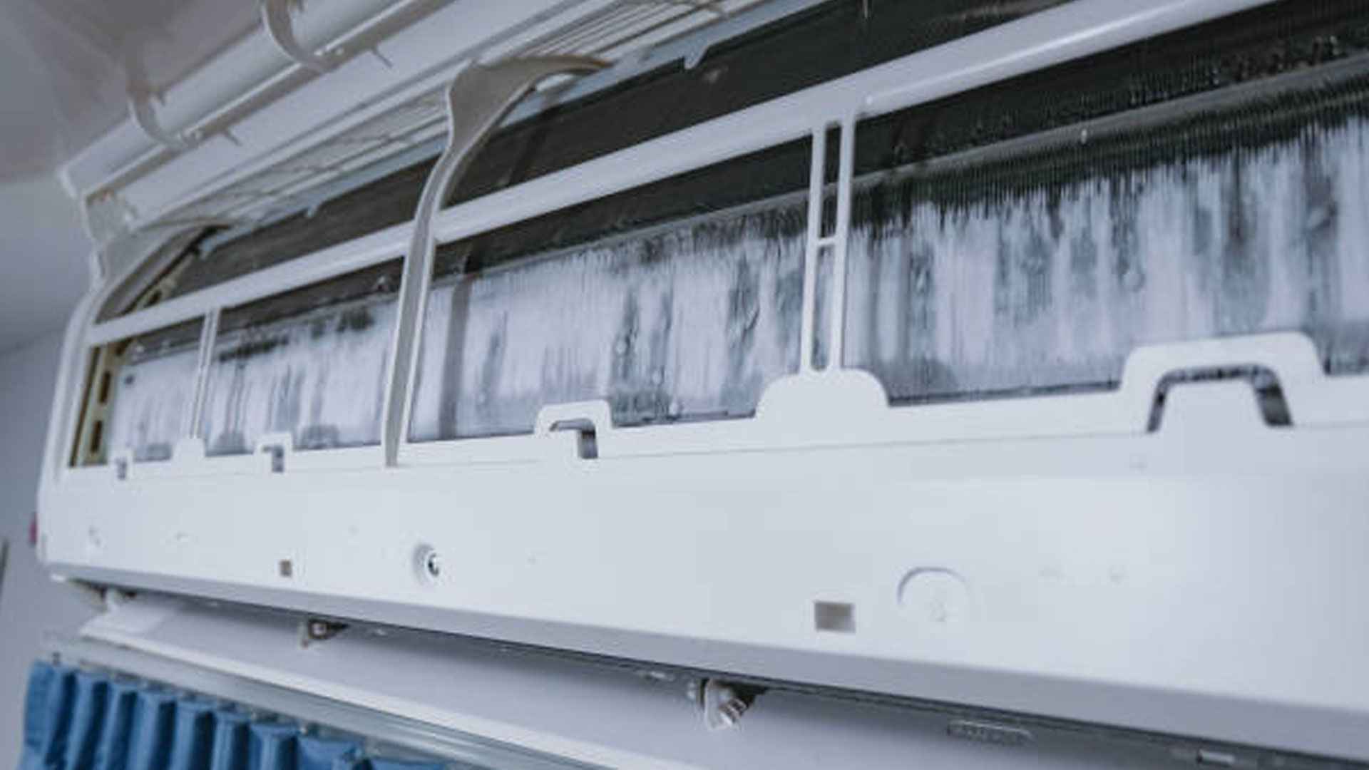 এসিতেও বরফ জমে, কারণ জানলে অবাক হবেন!