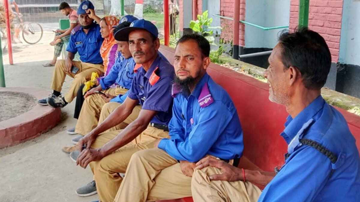 চাঁদপুরে প্রধান উপদেষ্টার নাম ভাঙিয়ে টাকা হাতিয়ে নিল প্রতারক চক্র