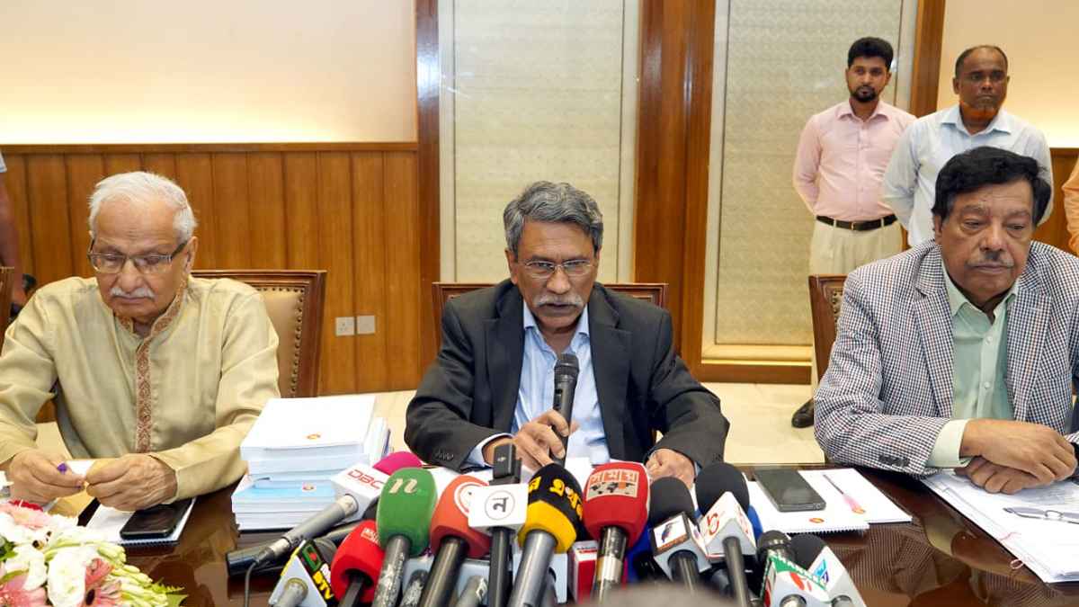 জাতীয় সনদের পথে দ্রুত এগোতে চায় ঐকমত্য কমিশন: আলী রীয়াজ