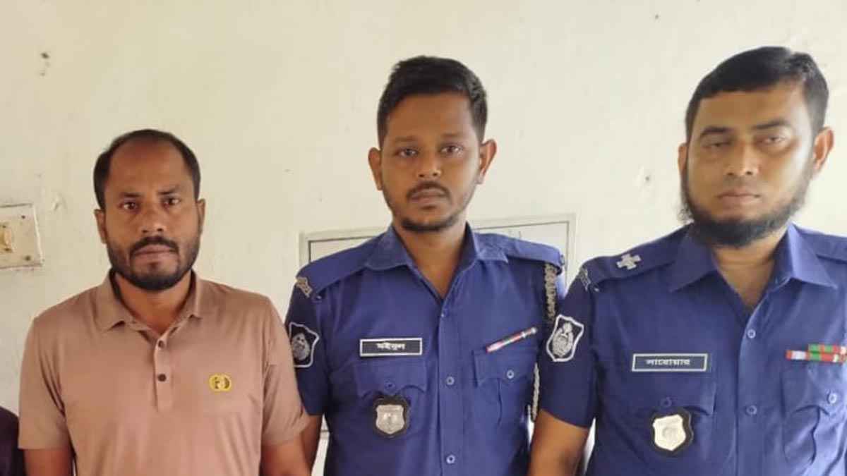 পিরোজপুরেঅস্ত্র মামলায় সেচ্ছাসেবক দল নেতা গ্রেফতার