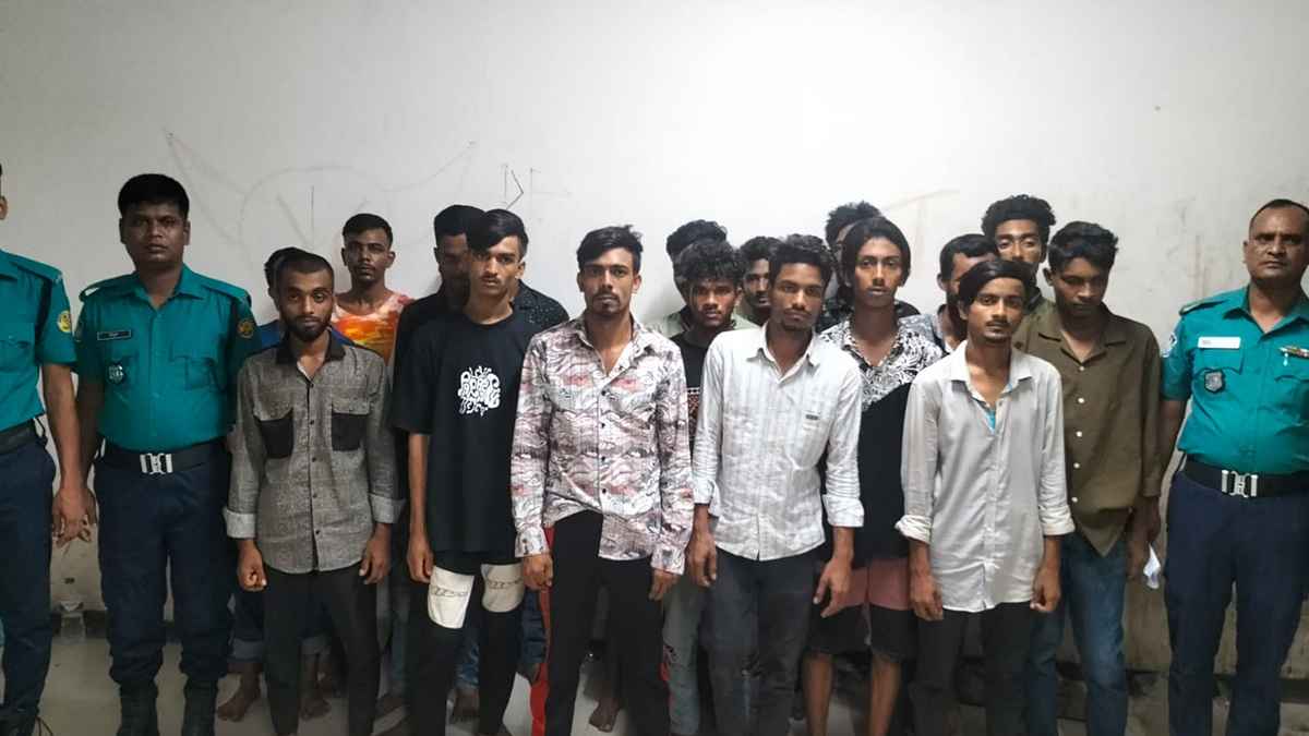 মোহাম্মদপুরে বিশেষ অভিযানে গ্রেফতার ১৯