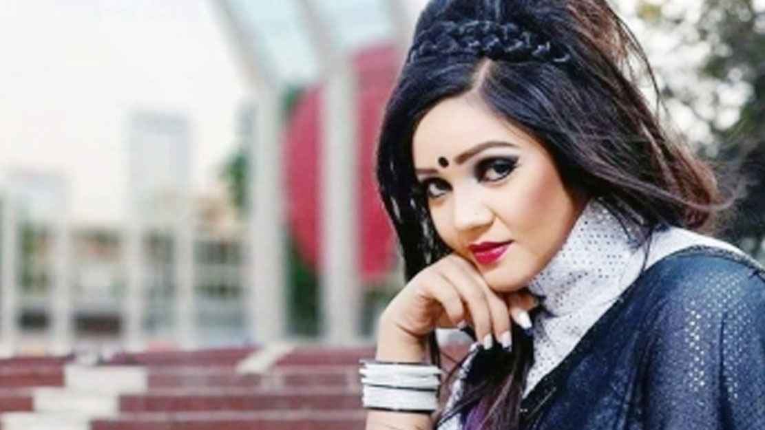 বর্ষা চৌধুরীর মৃত্যুর খবরে সয়লাব ফেসবুক