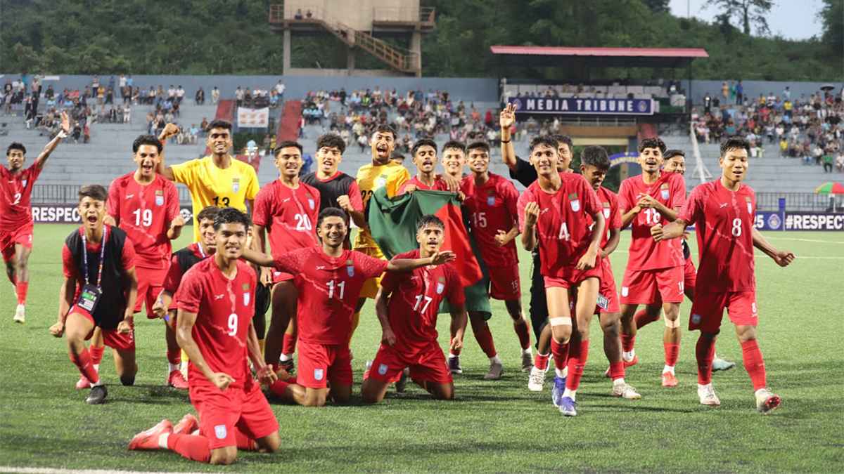 প্রতিকূল আবহাওয়ায় ঢাকায় অবতরণ করতে পারেনি অনূর্ধ্ব-১৯ দলের ফ্লাইট