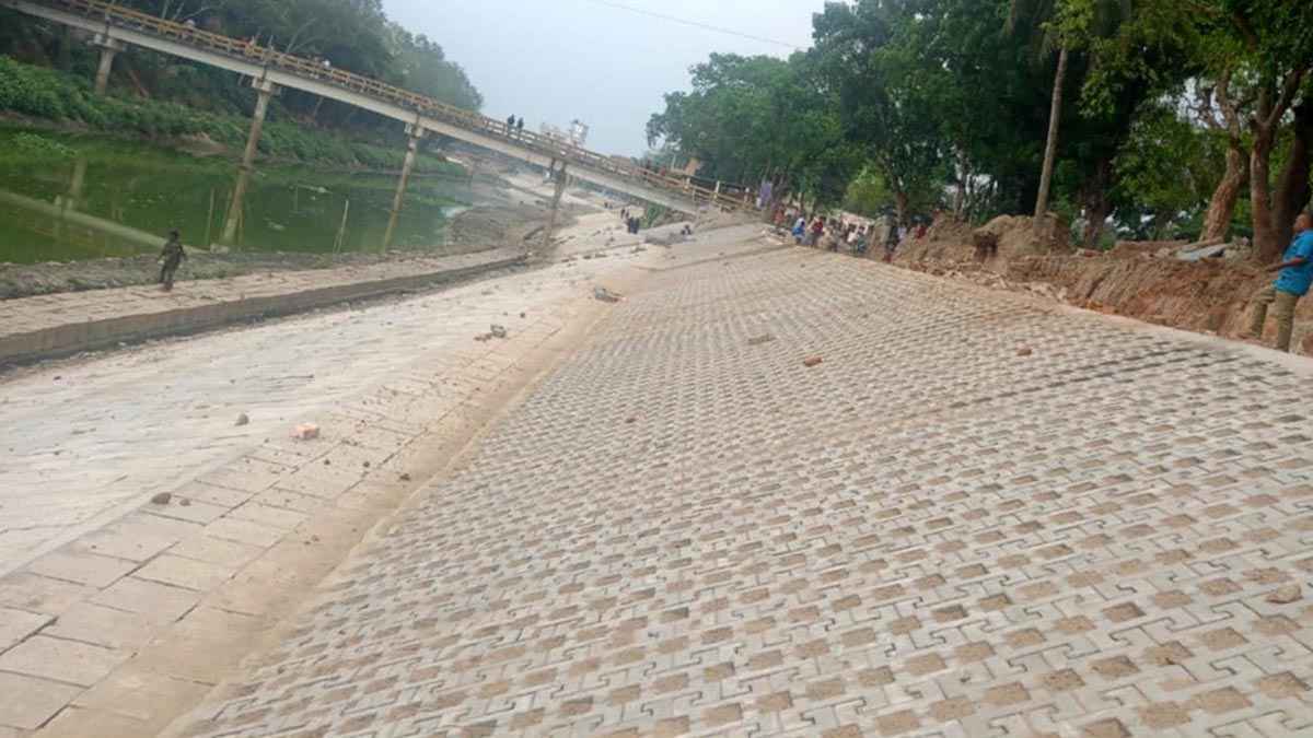 খনন ও সৌন্দর্যবর্ধনে নাব্যতা ফিরে পাচ্ছে করতোয়া নদী