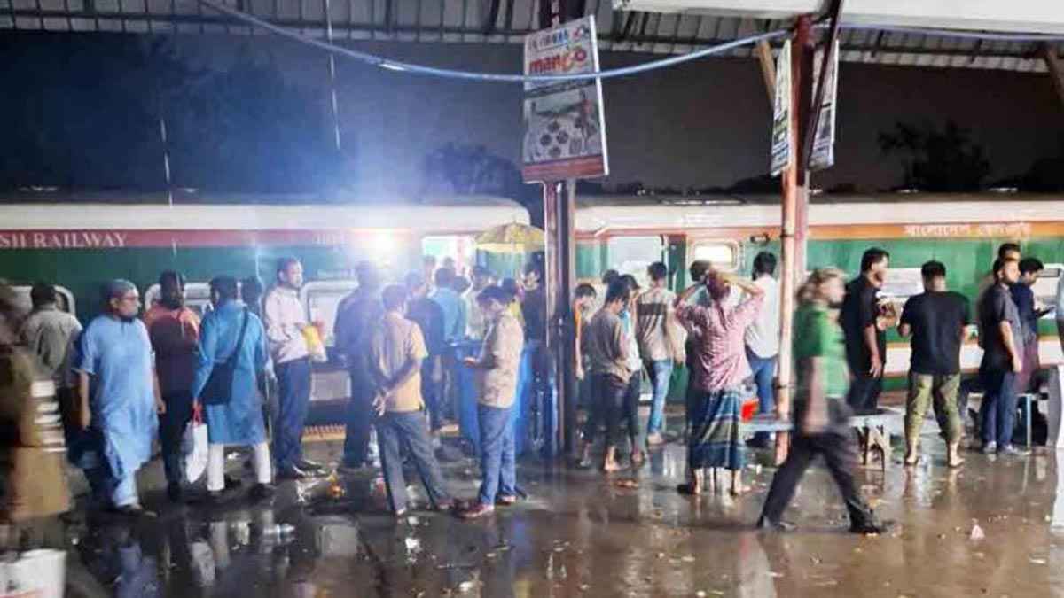 হেডলাইটন নষ্ট হওয়ায় টর্চের আলোতে ১০ কিলোমিটার পাড়ি দিল ট্রেন