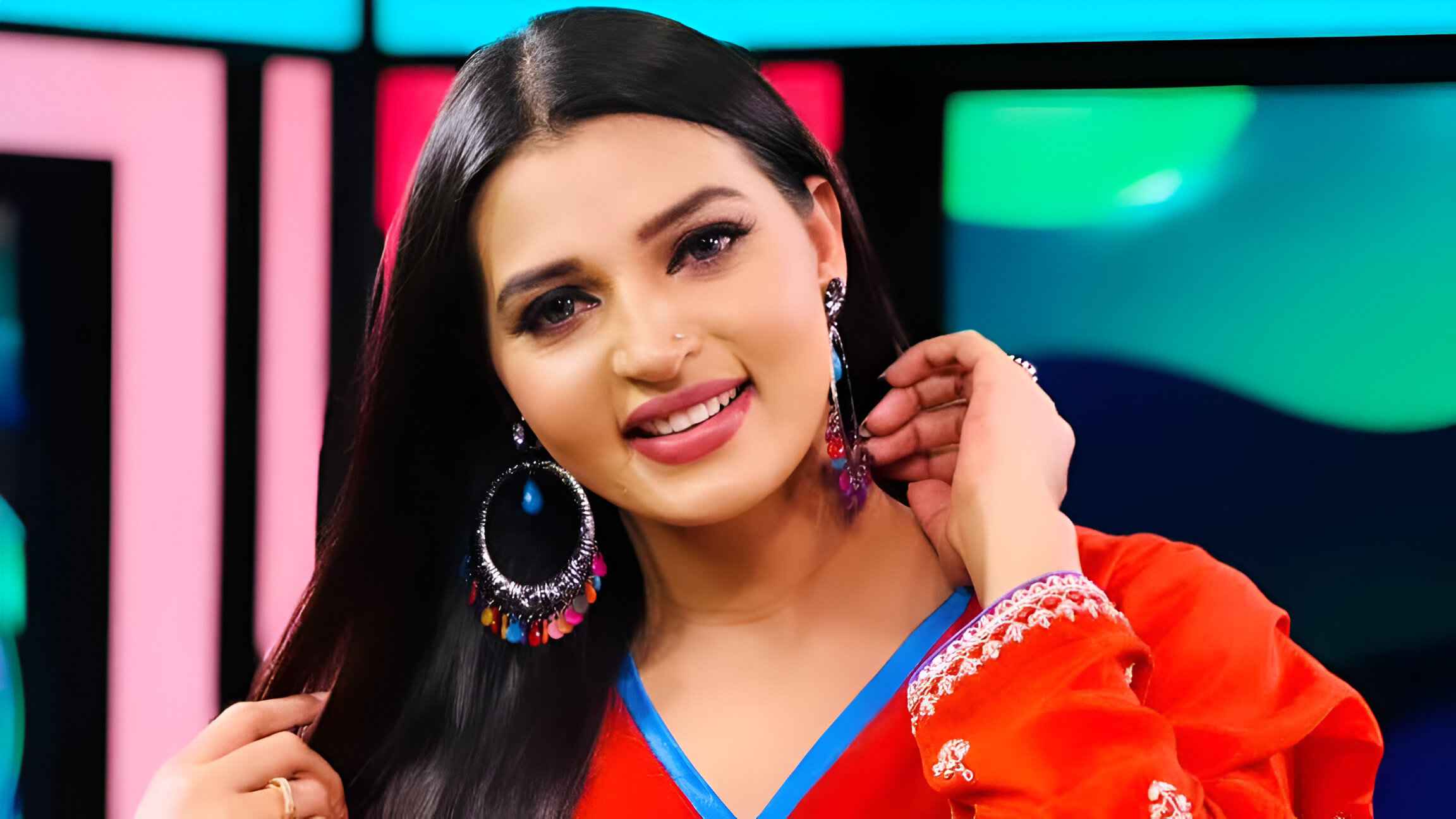 কানে যাচ্ছেন বর্ষা