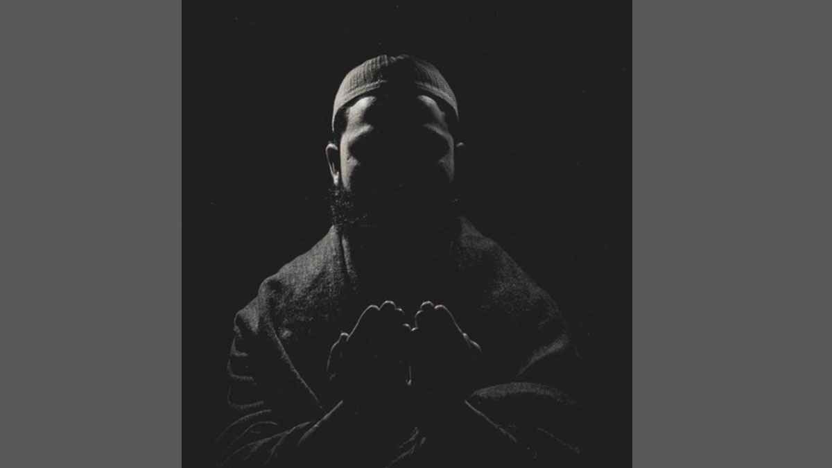 মৃত মা-বাবার জন্য এই আমল করে নিজেও উপকৃত হোন