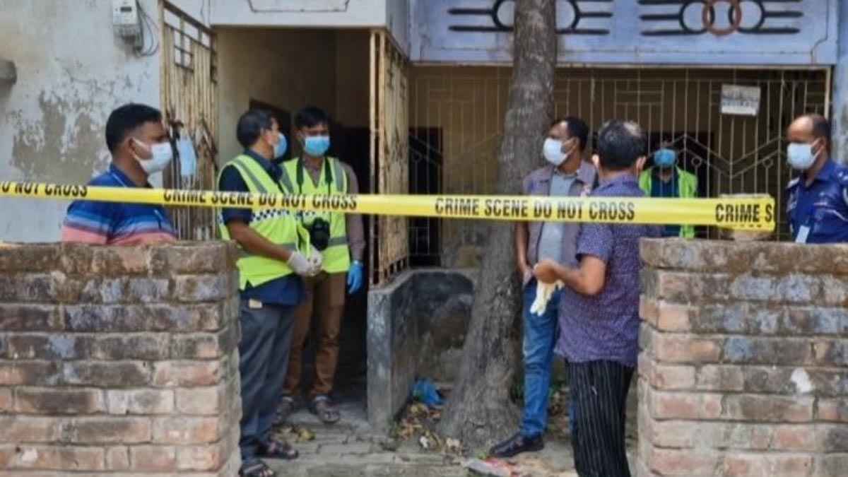 চাঁপাইনবাবগঞ্জে নিজ বাড়ি থেকে আইনজীবীর গলিত মরদেহ উদ্ধার