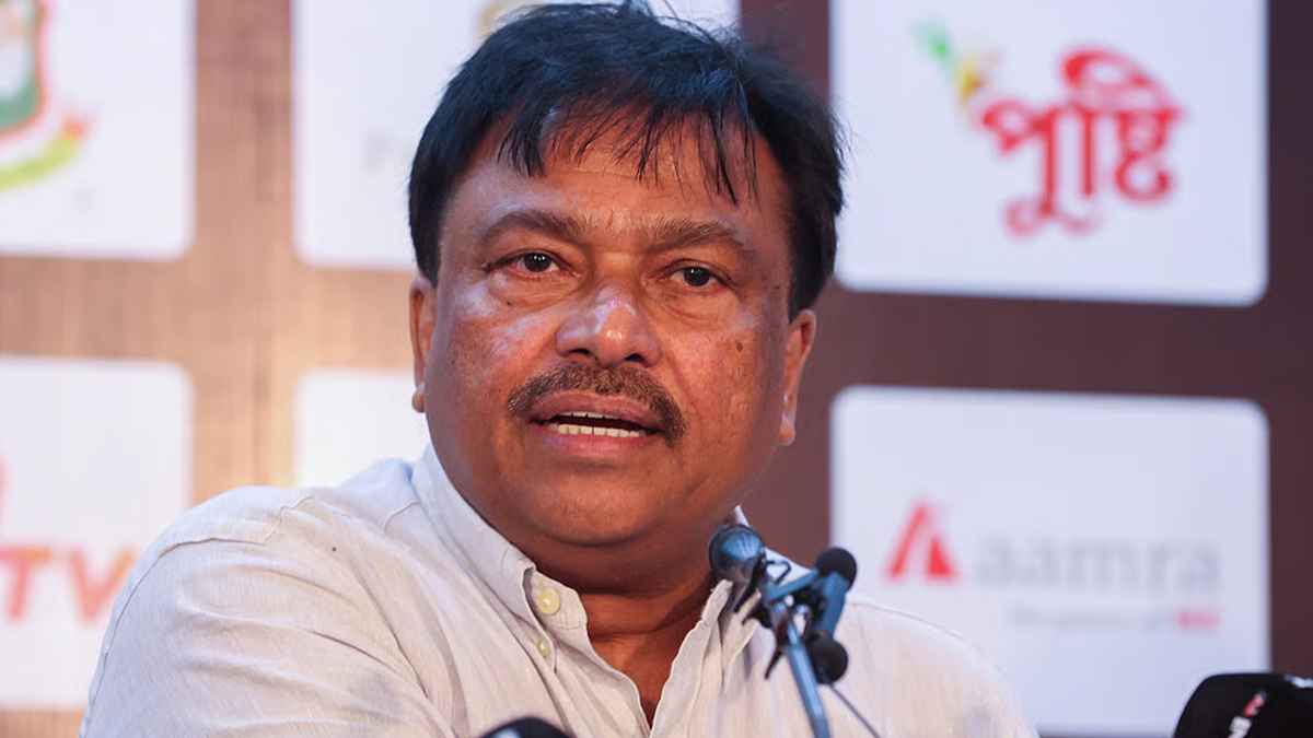 বিসিবি সভাপতির পদ হারালেন ফারুক আহমেদ