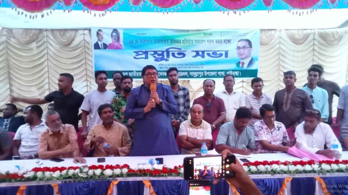 তারেক রহমান তরুণদের ভাবনা ধারণ করতে চান: সাদিক