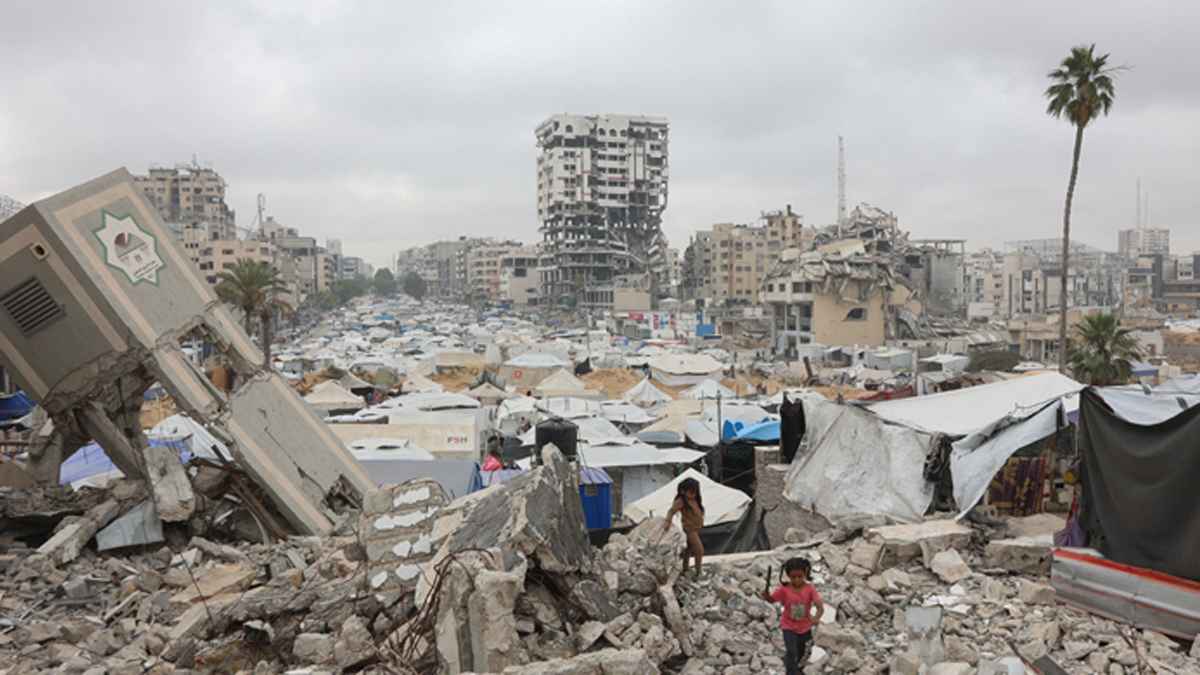 গাজায় ইসরায়েলের তীব্র হামলায় আরও দেড় শতাধিক ফিলিস্তিনি নিহত