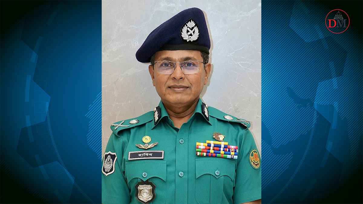 ডিএমপির সাবেক কমিশনার হাবিবুর রহমানের বিরুদ্ধে গ্রেফতারি পরোয়ানা