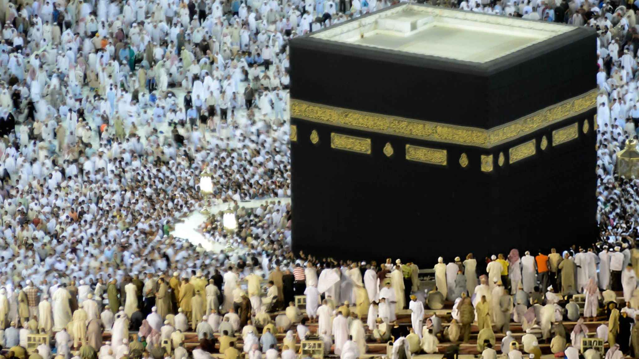 হজের পবিত্র সফরে সালাফদের হৃদয়স্পর্শী অভিজ্ঞতা