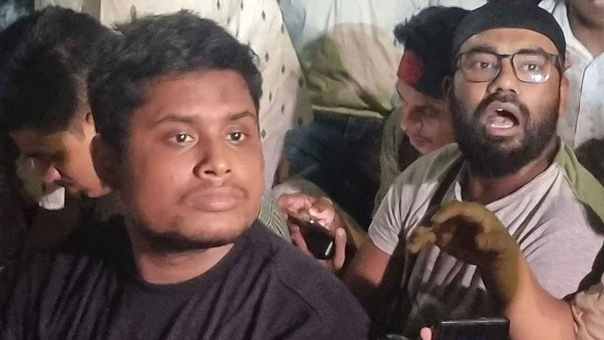 যুবলীগ ও স্বেচ্ছাসেবক লীগ নিষিদ্ধের আশ্বাস ‘প্রহসন’: হাসনাত আবদুল্লাহ