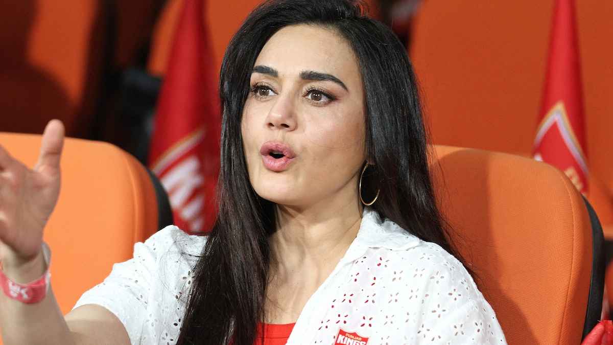 আইপিএলে আম্পায়ারিং বিতর্ক, ‘অগ্রহণযোগ্য’ বললেন প্রীতি জিনতা