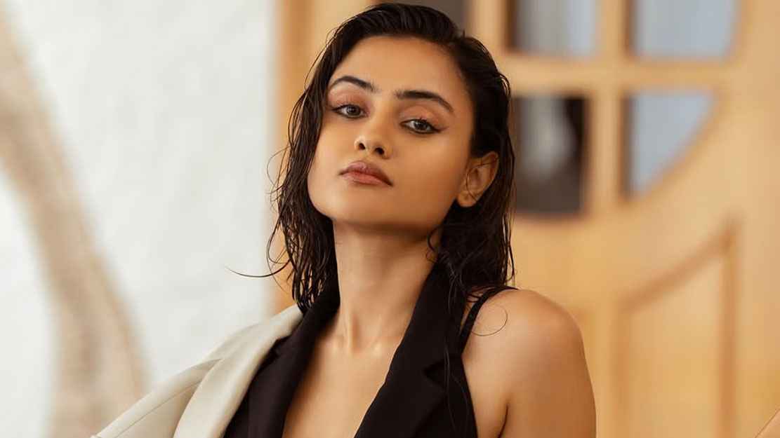 অভিনেত্রীকে প্যান্টে পস্রাব করতে বলেন পরিচালক, শুনে যা করেছিলেন…