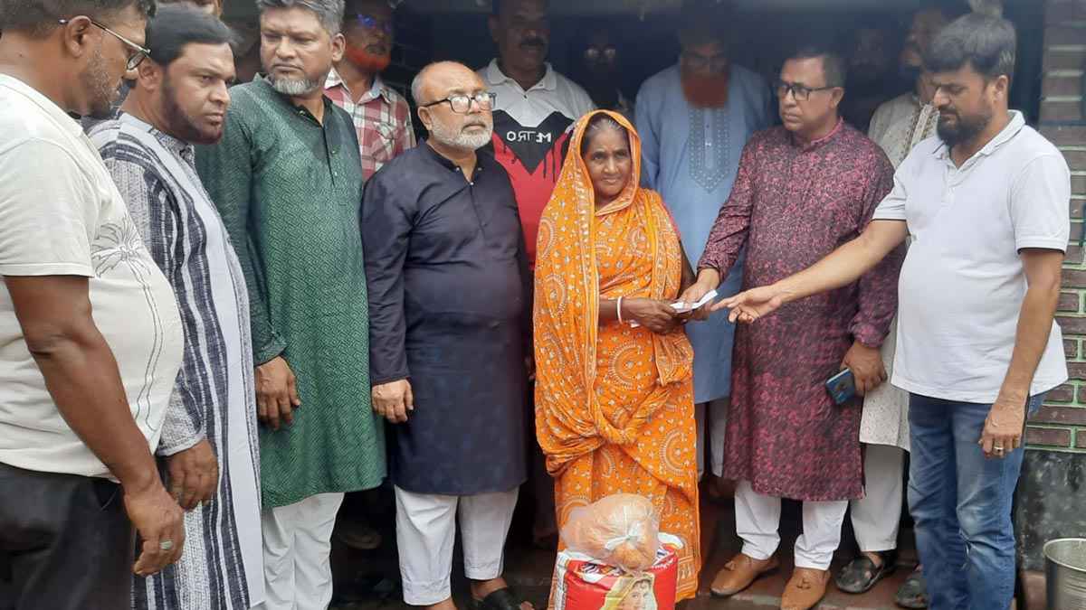 মতুয়া সম্প্রদায়ের ১৩ পরিবার পেলেন তারেক রহমানের সহায়তা